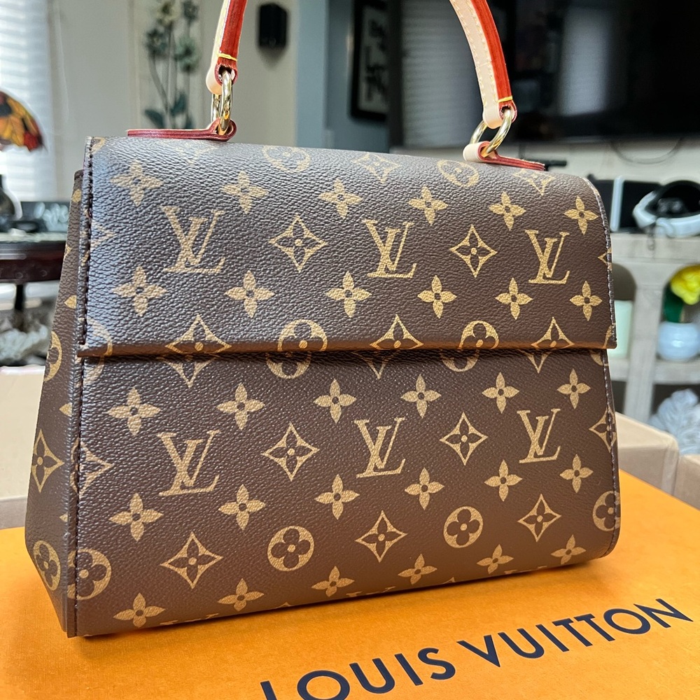 Louis Vuitton Monogram Brown Shoulder Bag. 
Cluny Bb out of stock